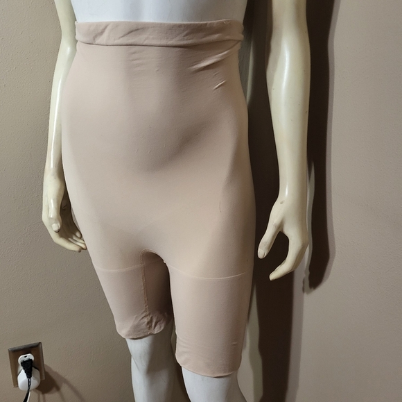 SPANX Womens Cream Power Series Shorts Sz 1X - Picture 3 of 5